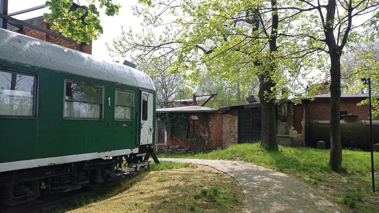 Wagony Sypialne W Muzeum Kolejnictwa Hotel Jaworzyna Slaska Buitenkant foto